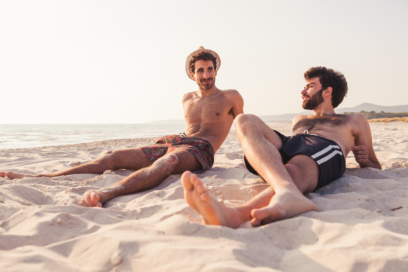 B_Couple_Beach
