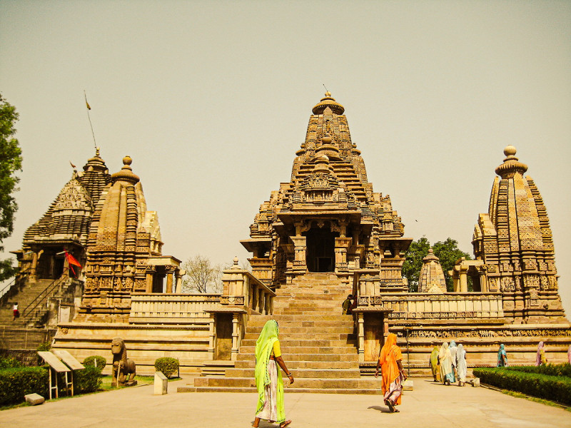 B_Khajuraho-Tempel_2
